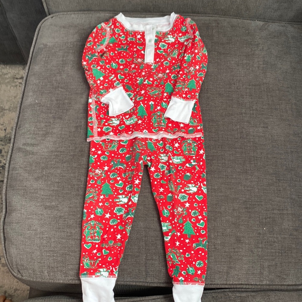 Excellent LIKE NEW WORN ONCE Roberta Roller Rabbit Christmas Pajamas 12-18 mnths